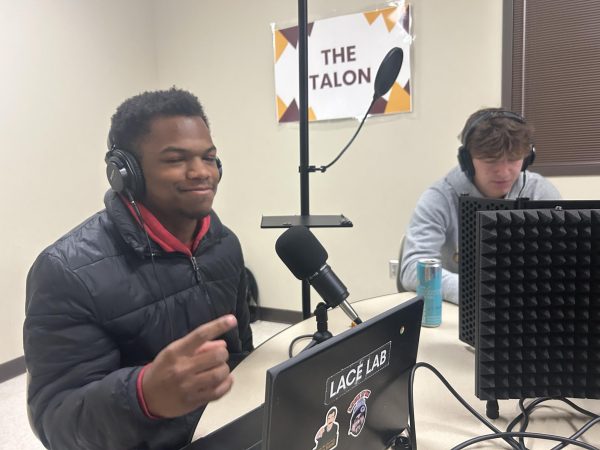 Mykal Johnson and Lucas Bellis record the first episode of The Sports Amigos with Grady Andersen and Nathan Gerth, featuring guest Sahil Noori. The five discuss the 12-team college football playoff.