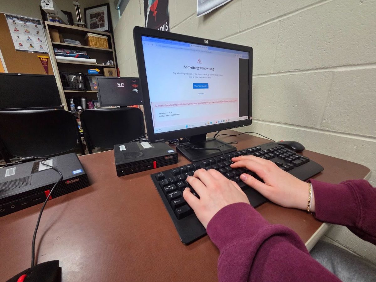 Students’ online work was put on hold until the outage was resolved, resulting in delays and even academic setbacks for students. Photo by Marley Frizzell.